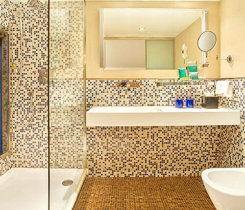 Oberoi Zahra Bathroom